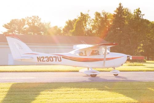 Picture of Cessna 172D N2307U